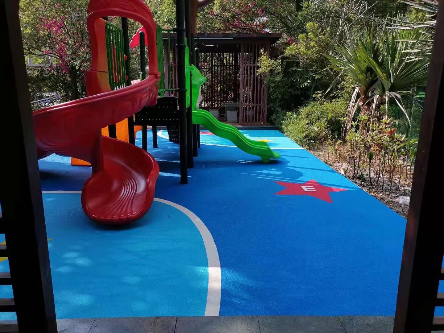 幼儿园专用EPDM跑道，不黄变胶水，耐黄变胶水